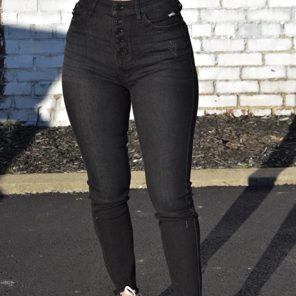 Black High Rise Skinny Jean